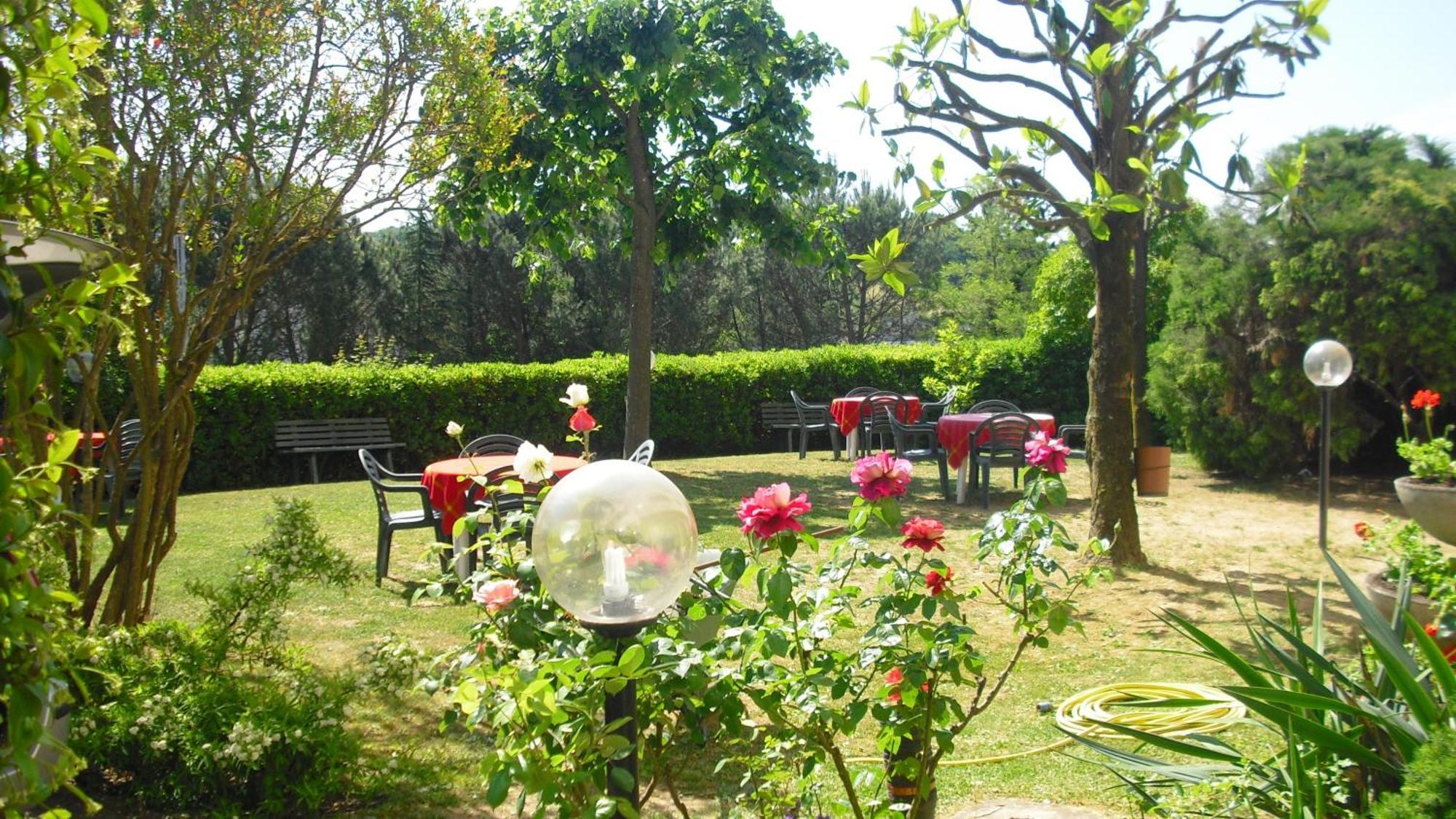 Park Hotel Galileo Реджело Екстериор снимка