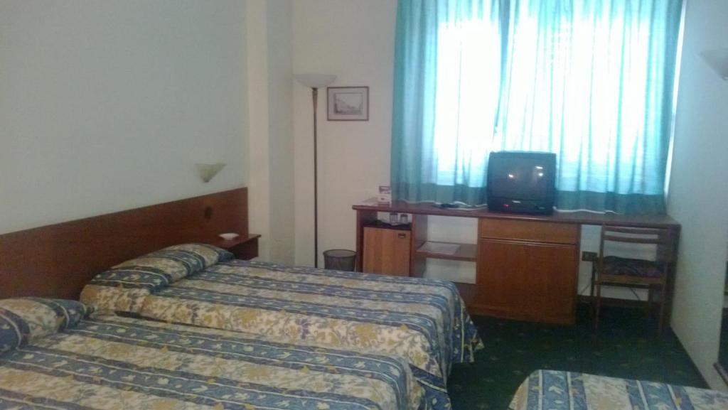 Park Hotel Galileo Реджело Екстериор снимка